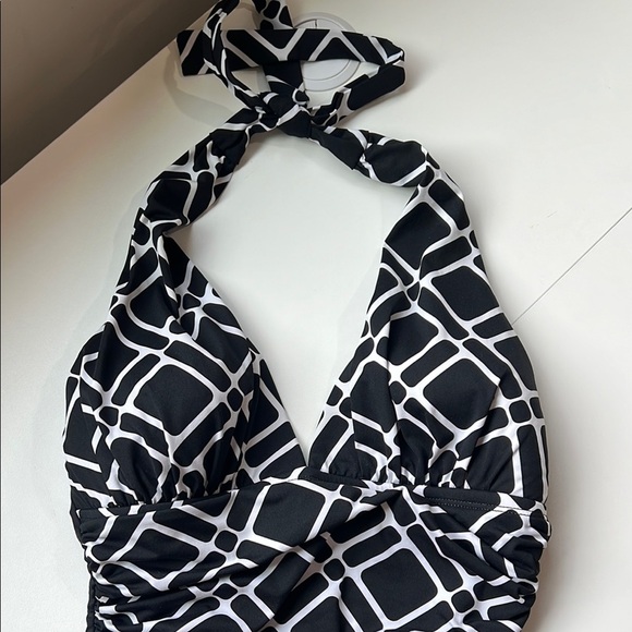 La Blanca One Piece Black and White Halter Swimsuit 4 - Picture 2 of 8
